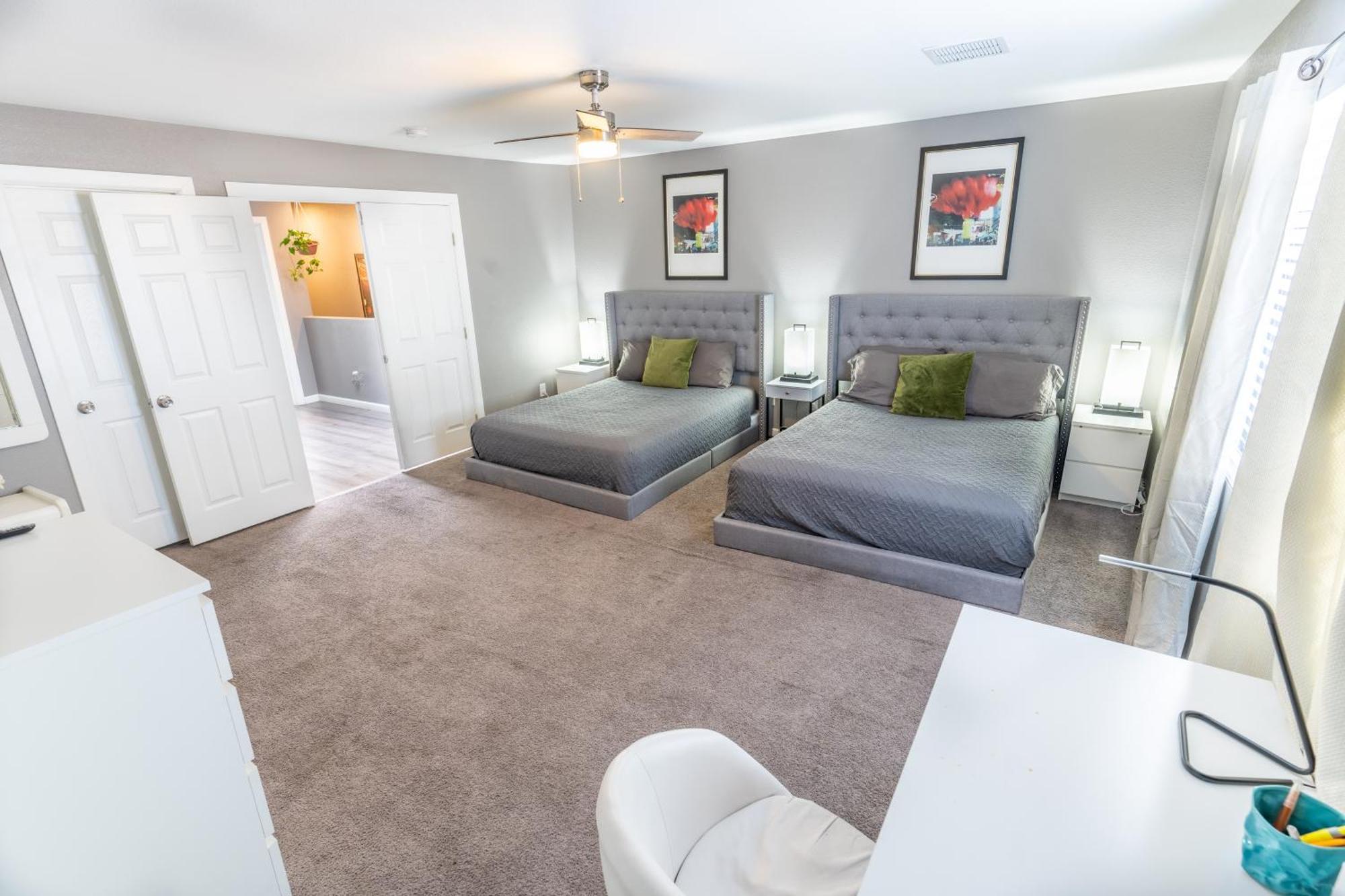 Spacious 2-Bedroom Townhouse With Pool & Private Patio In Central Las Vegas Extérieur photo
