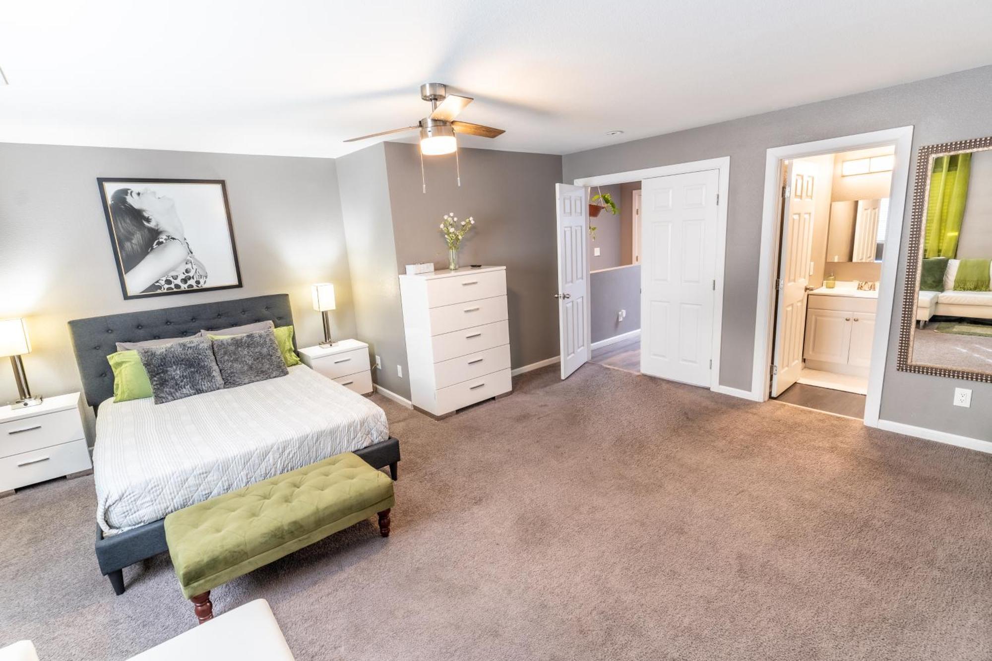 Spacious 2-Bedroom Townhouse With Pool & Private Patio In Central Las Vegas Extérieur photo